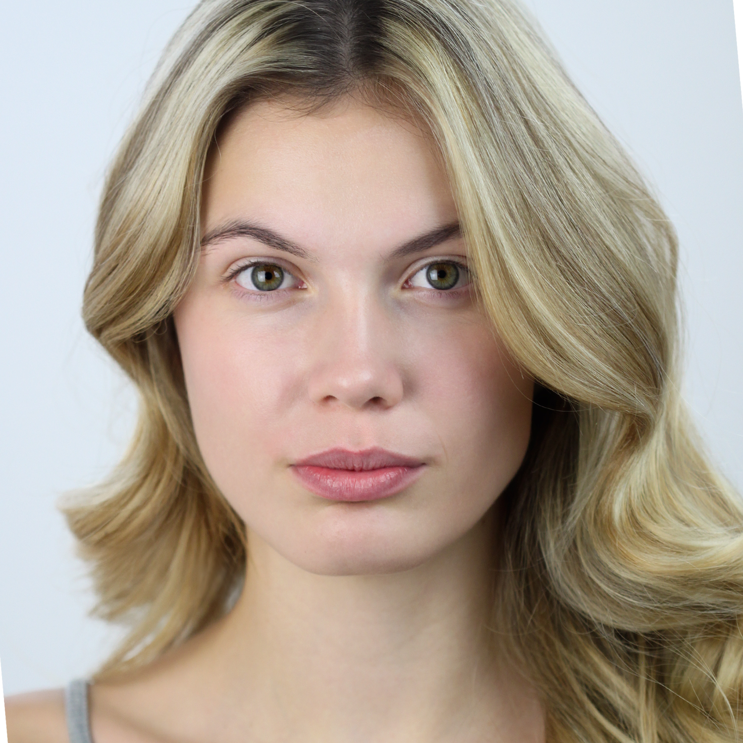 Moyra GenZ Clever Cover Silk Touch No.01