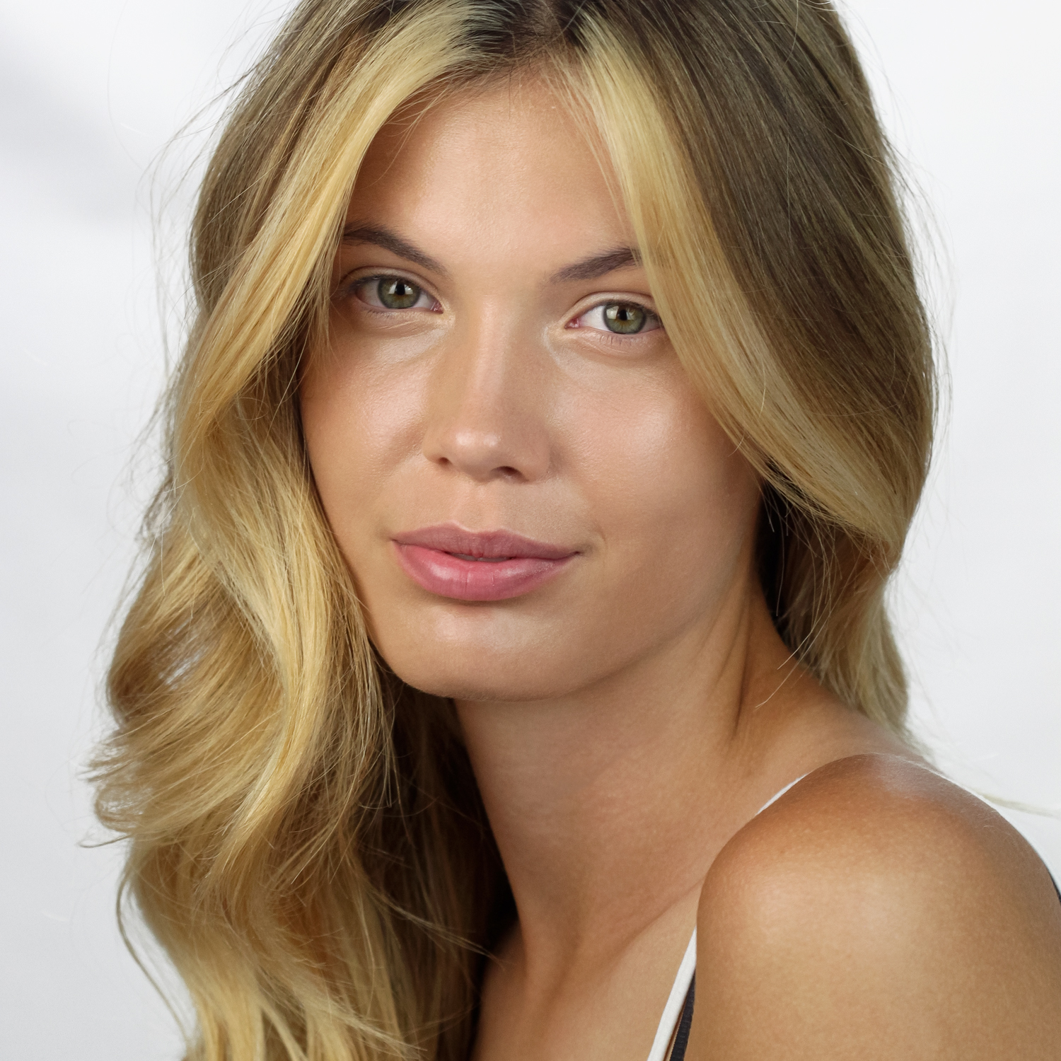 Moyra GenZ Clever Cover Silk Touch No.02