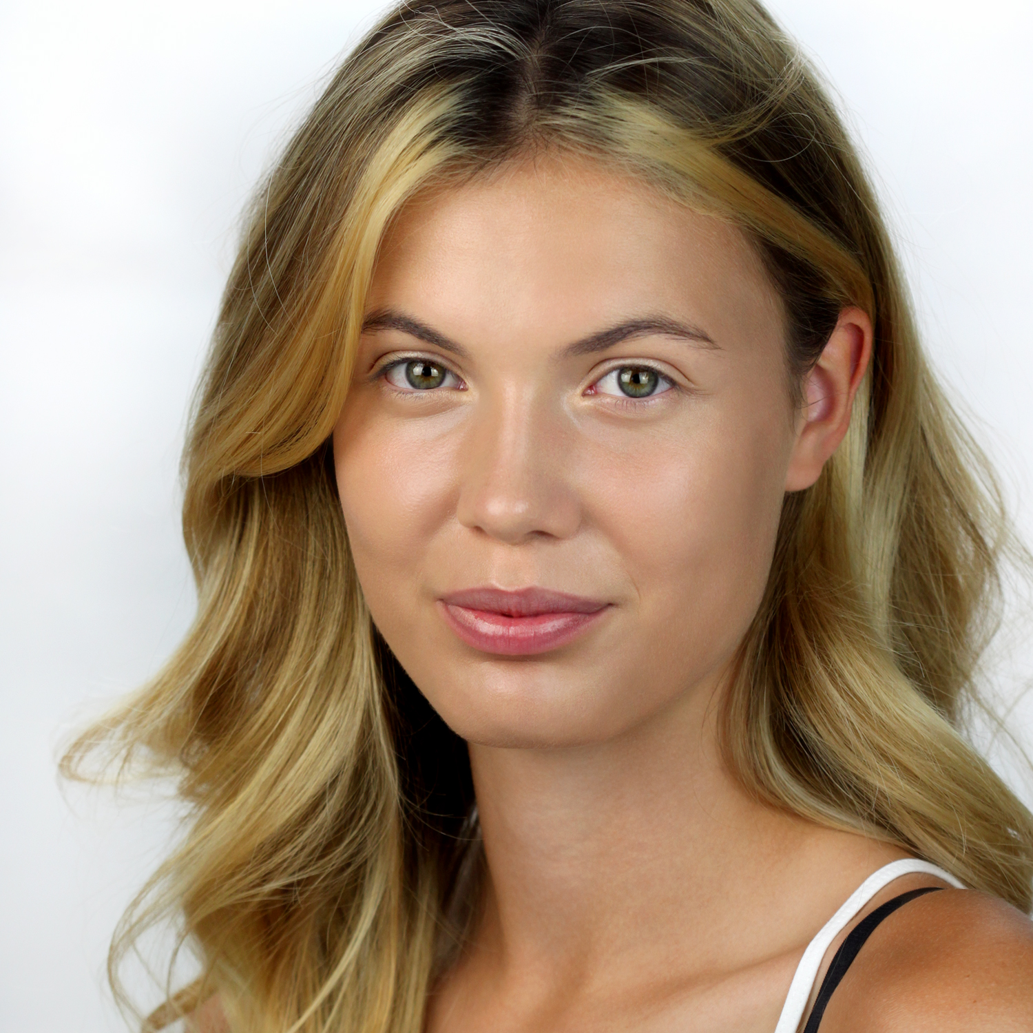 Moyra GenZ Clever Cover Silk Touch No.03